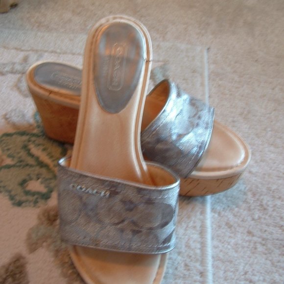 Coach bundle Coach Shoes and Scarf duo 2piece set - Picture 6 of 13